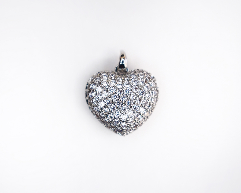 Подвеска сердце с фианитами объемное цвет серебро 14мм+5мм петелька