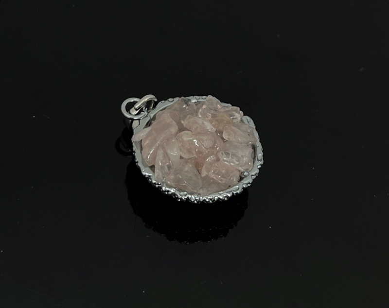 Кулон с крошкой Кварц розовый размер 19,5мм цвет серебро